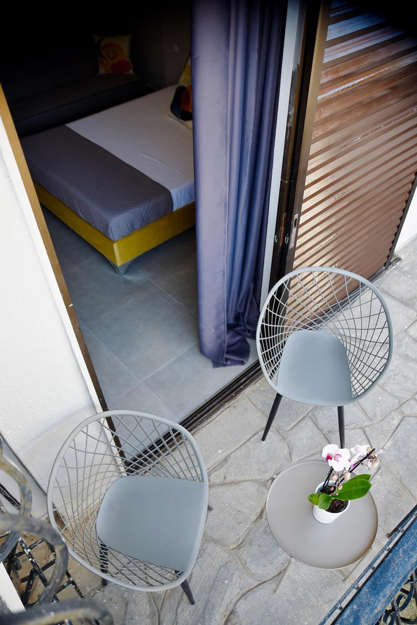 Room Nine 9 Beachfront Apartments Nea Kallikrateia Exterior foto