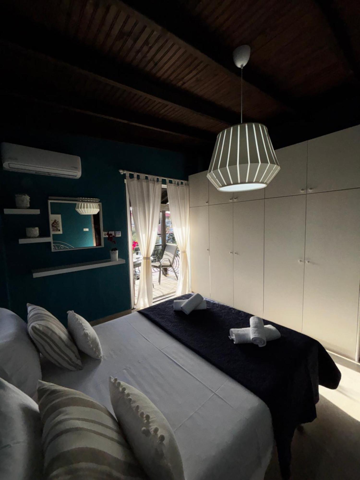 Room Nine 9 Beachfront Apartments Nea Kallikrateia Exterior foto